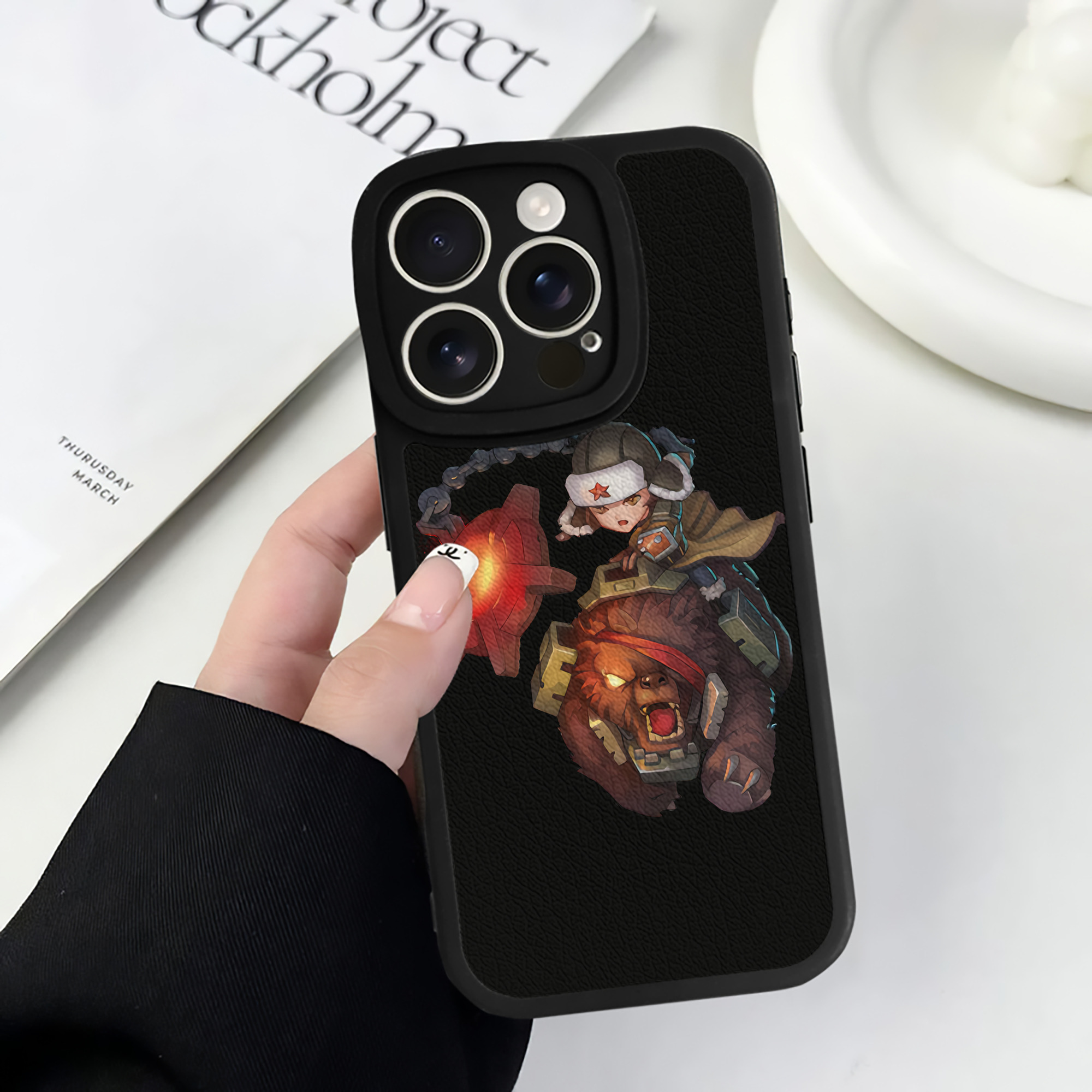 （画像用） リーグ・オブ・レジェンド League of Legends LOL 【iPhone 16シリーズ対応】シリコンスマホケース（レザー調） 材質：シリコン